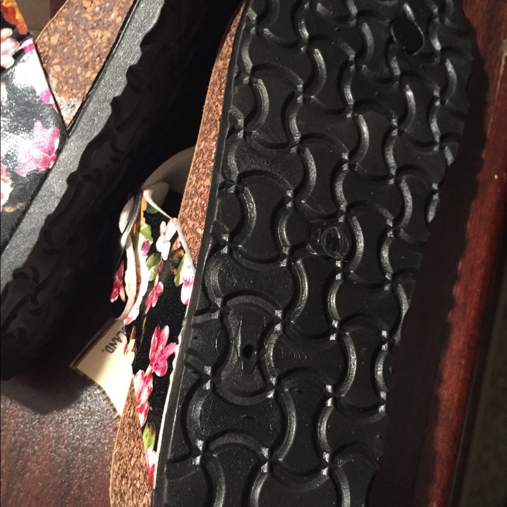 Sandals - Picture 2 of 2